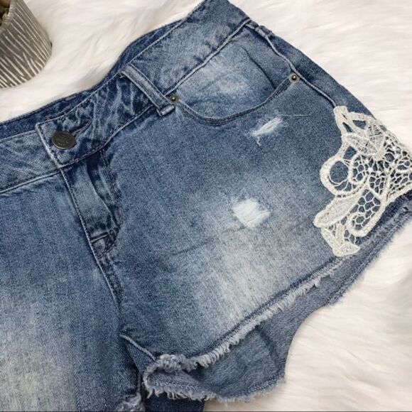 american Rag Motif Cutoff Raw Hem Jean Shorts - Picture 2 of 6